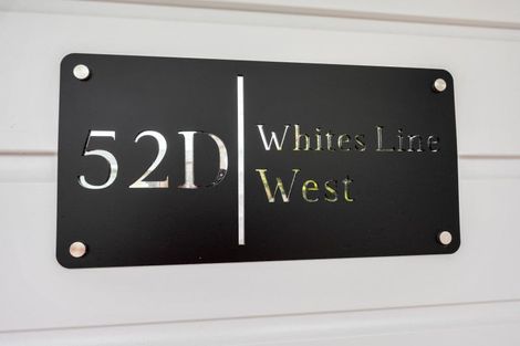 Photo of property in 52d Whites Line West, Woburn, Lower Hutt, 5010