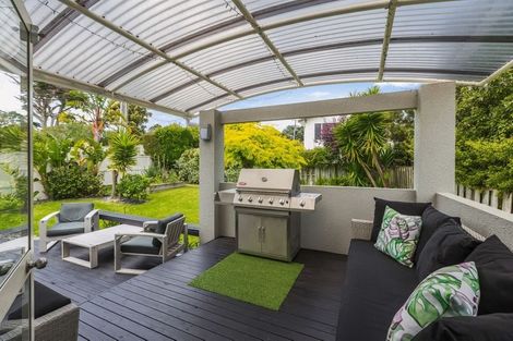 Photo of property in 1 Kowhai Road, Mairangi Bay, Auckland, 0630
