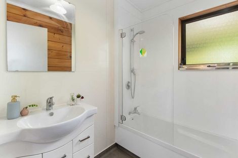 Photo of property in 8 Shackle Lane, Whitby, Porirua, 5024