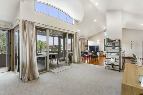 Photo of property in 1/94 Kitchener Road, Milford, Auckland, 0620