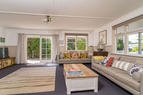 Photo of property in 33 Mihiwaka Road, Long Beach, Port Chalmers, 9081