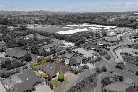 Photo of property in 30 Broadwater Close, Pyes Pa, Tauranga, 3112