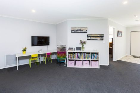 Photo of property in 17 Gilruth Road, Wallaceville, Upper Hutt, 5018