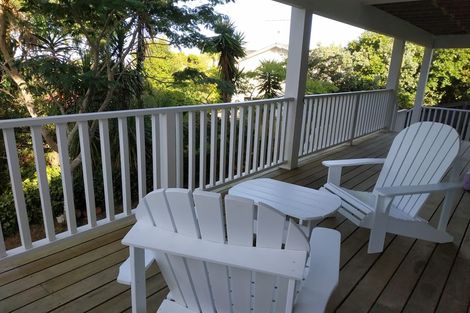 Photo of property in 12 Robin Lane, Browns Bay, Auckland, 0630