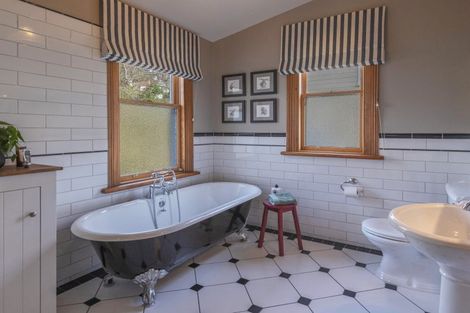 Photo of property in 26 Grant Road, Thorndon, Wellington, 6011