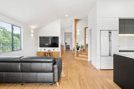 Photo of property in 2 Minchin Crescent, St Andrews, Hamilton, 3200