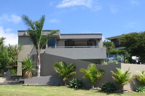 Photo of property in 14a Eastcliffe Road, Castor Bay, Auckland, 0620