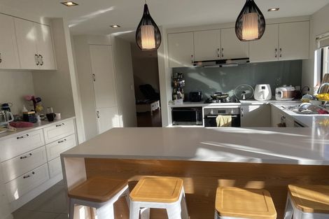 Photo of property in 43 Ponderosa Drive, Oteha, Auckland, 0632