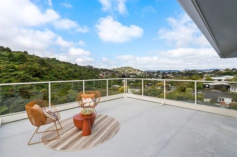 Photo of property in 43 Silverstream Road, Crofton Downs, Wellington, 6035