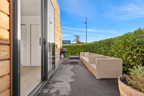 Photo of property in 2 Matakanui Lane, Wanaka, 9305