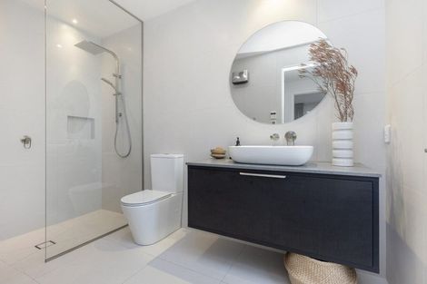 Photo of property in 184 Weston Road, St Albans, Christchurch, 8052