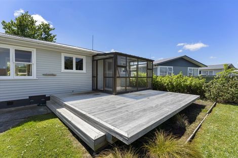 Photo of property in 38 Catlins Crescent, Milson, Palmerston North, 4414