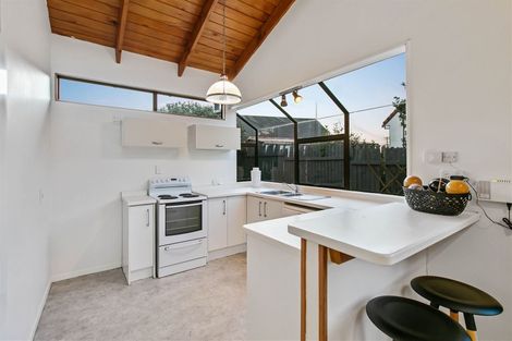 Photo of property in 258 Rangatira Road, Beach Haven, Auckland, 0626