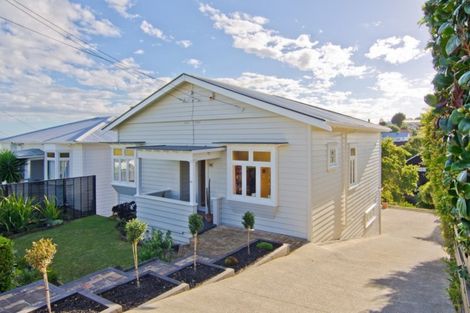 Photo of property in 54 Quadrant Road, Onehunga, Auckland, 1061