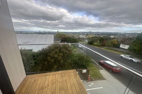 Photo of property in 35 Cedar Heights Avenue, Massey, Auckland, 0614