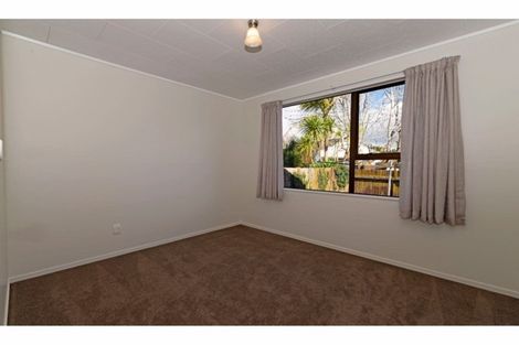 Photo of property in 2/162 Universal Drive, Henderson, Auckland, 0610
