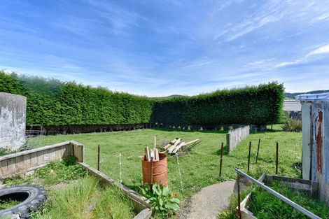 Photo of property in 16 Tokanui Haldane Road, Tokanui, 9884