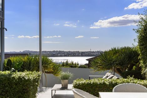 Photo of property in 11 Icarus Place, Half Moon Bay, Auckland, 2012