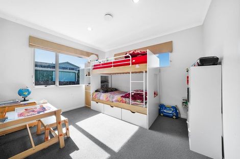 Photo of property in 1 Jammen Drive, Massey, Auckland, 0614