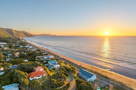 Photo of property in 15 Pingau Street, Paekakariki, 5034