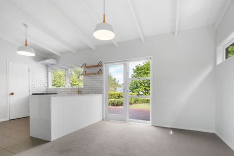Photo of property in 46 Woodstock Road, Forrest Hill, Auckland, 0620