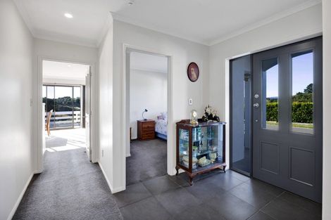 Photo of property in 90 Ridgewood Drive, Ridgewood, New Plymouth, 4371