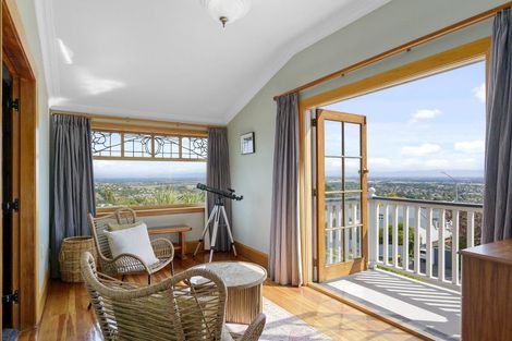 Photo of property in 126 Hackthorne Road, Cashmere, Christchurch, 8022