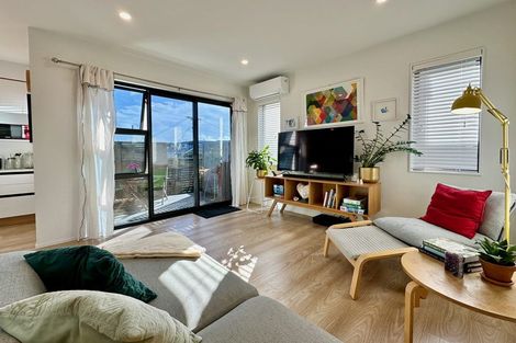 Photo of property in 1/4 Edgerton Road, Te Atatu Peninsula, Auckland, 0610