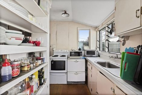 Photo of property in 2 Prince Street, Mount Victoria, Wellington, 6011