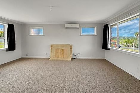 Photo of property in 43a Savoy Road, Glen Eden, Auckland, 0602