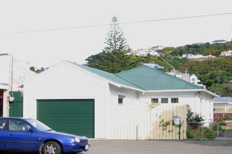 Photo of property in 294 The Parade, Island Bay, Wellington, 6023