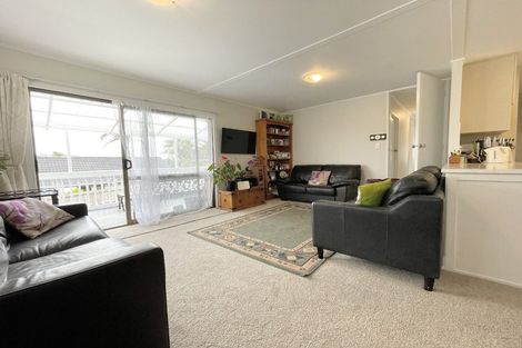 Photo of property in 1/3 Leith Way, Rothesay Bay, Auckland, 0630
