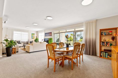 Photo of property in 77 Parkside Drive, Orewa, 0931