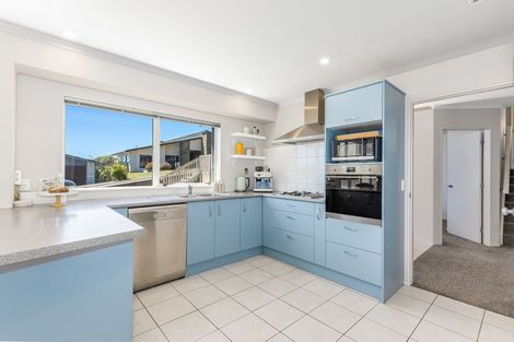 Photo of property in 31 Aspiring Terrace, Aotea, Porirua, 5024