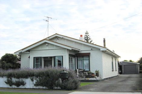 Photo of property in 1 Gunn Street, Gonville, Whanganui, 4501