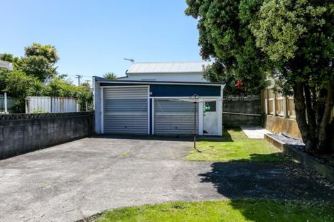 Photo of property in 10 Kingwell Street, Moturoa, New Plymouth, 4310
