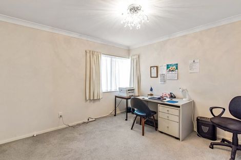 Photo of property in 28 Realm Drive, Paraparaumu, 5032