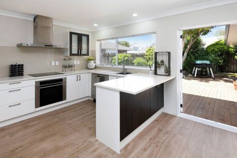 Photo of property in 1/71 Frank Nobilo Drive, Golflands, Auckland, 2013