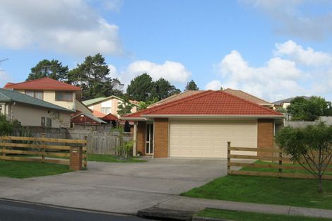 Photo of property in 33 Makora Road, Massey, Auckland, 0614