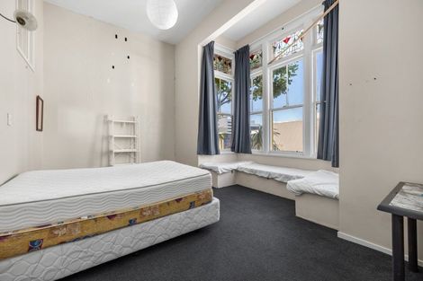 Photo of property in Rosemere Backpackers, 6 Macdonald Crescent, Te Aro, Wellington, 6011