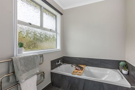 Photo of property in 23 Paekakariki Hill Road, Pauatahanui, Porirua, 5381