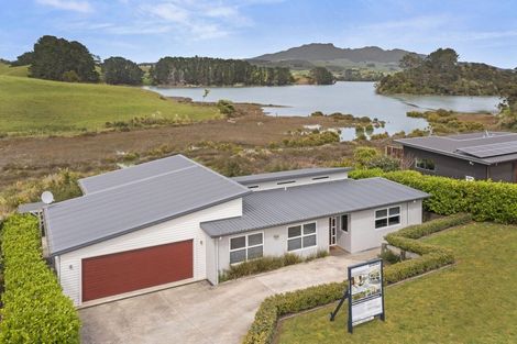 Photo of property in 19 Robertson Street, Raglan, 3225