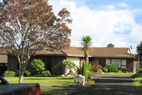 Photo of property in 21 Parramatta Place, Botany Downs, Auckland, 2010
