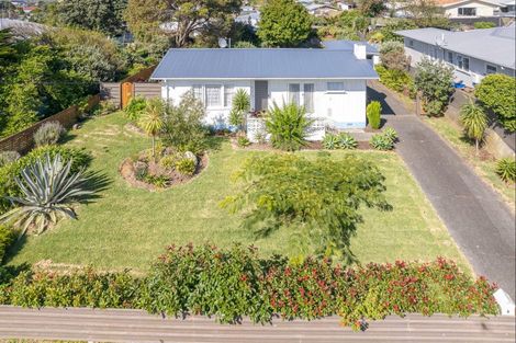 Photo of property in 9 Lee Street, Castlecliff, Whanganui, 4501