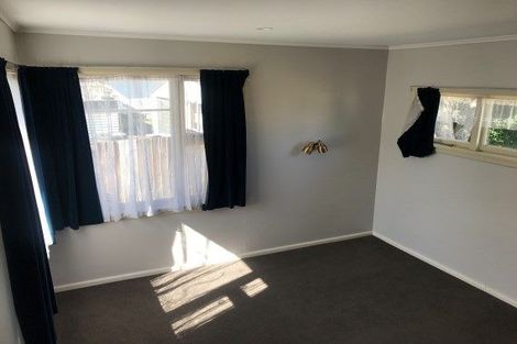 Photo of property in 4 Gladson Avenue, Sockburn, Christchurch, 8042