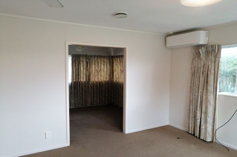 Photo of property in 2/8 Sunburst Street, Papakura, 2110