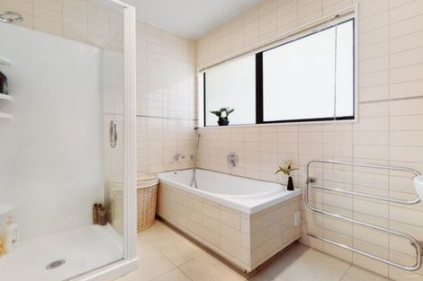 Photo of property in 1/9 Jay Court, Botany Downs, Auckland, 2010