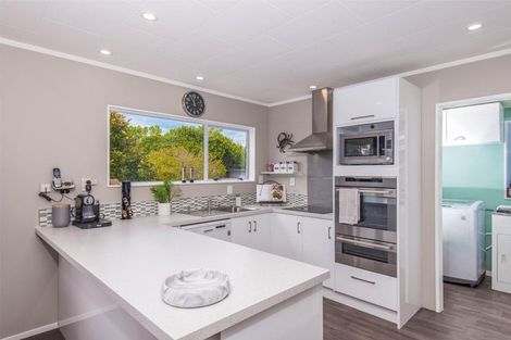 Photo of property in 11 Maraval Crescent, Grenada Village, Wellington, 6037