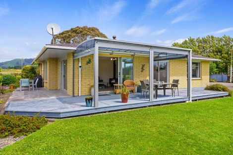 Photo of property in 921 State Highway 1, Te Horo, Otaki, 5581