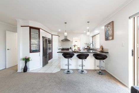 Photo of property in 4 Stornaway Drive, Flat Bush, Auckland, 2016